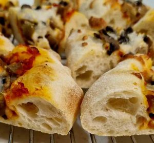 مواد لازم برای تهیه خمیر پیتزا ایتالیایی رستورانی